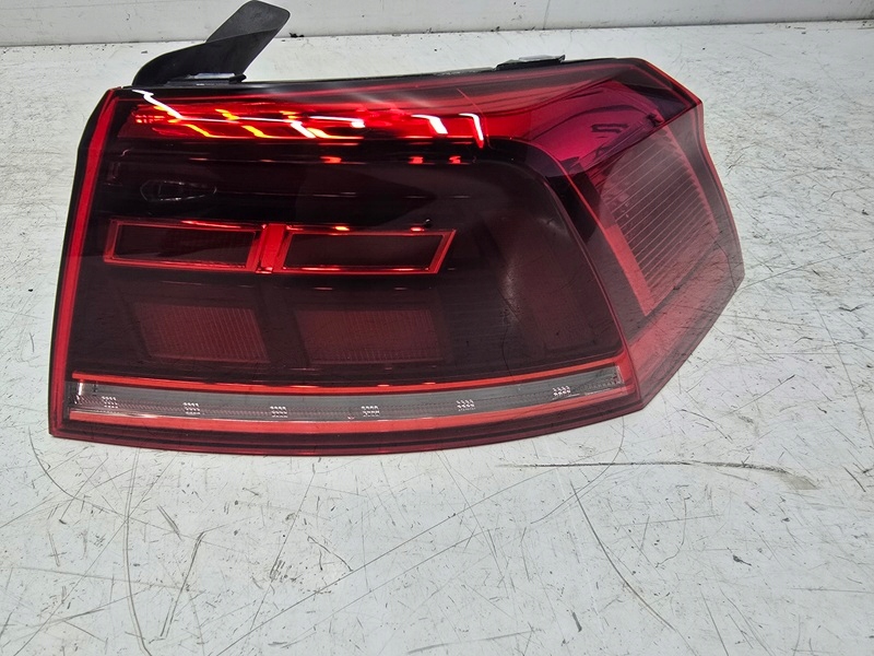фото №1, Vw passat b8 седан лампа задня