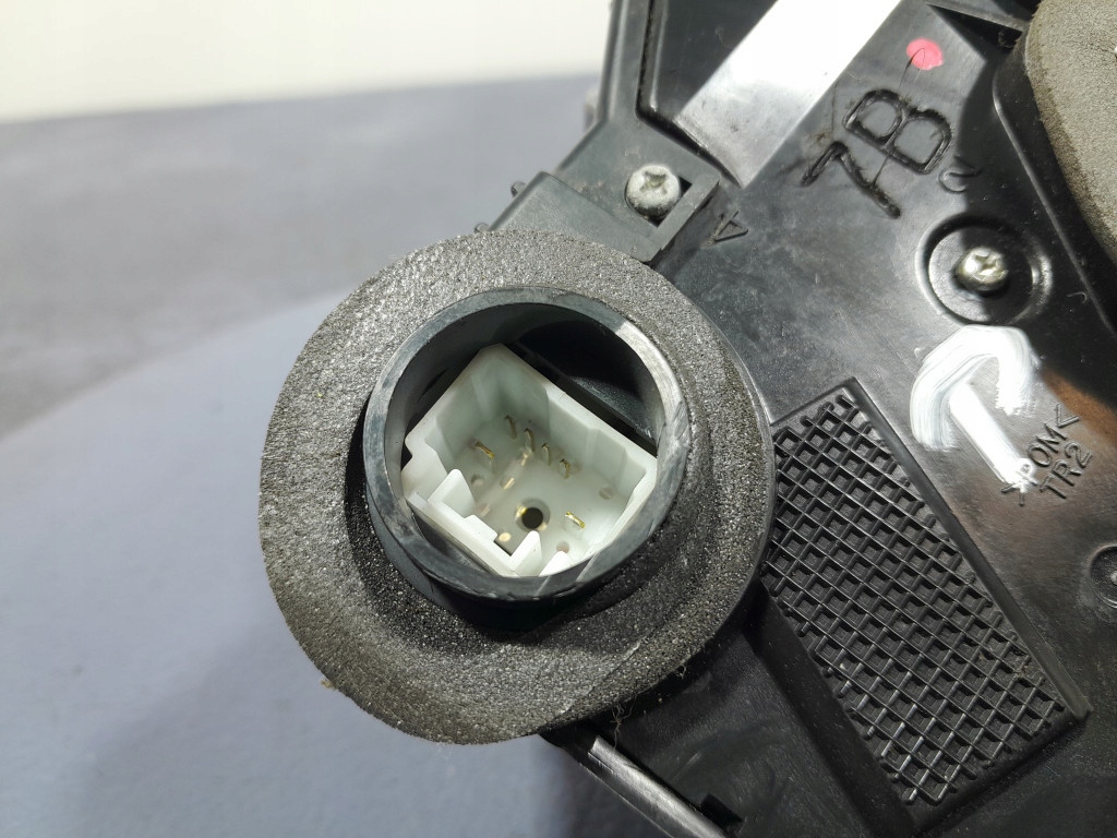 фото №3, Toyota prius ii 03- замок дверь перед правый 6 pin eu