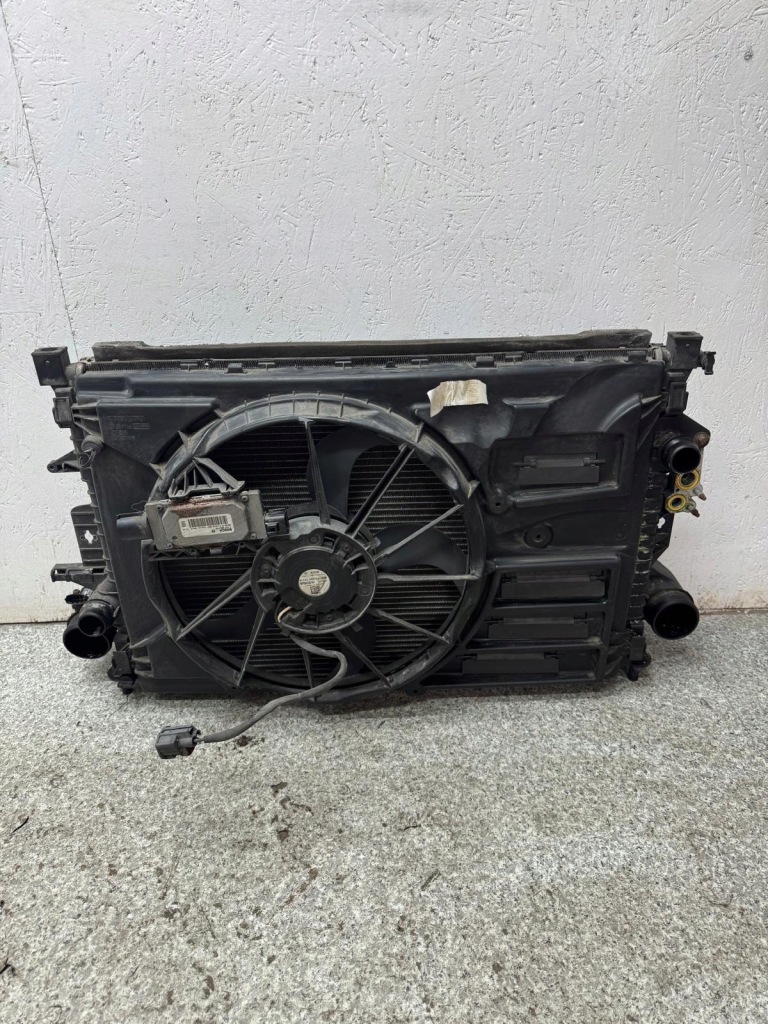 Комплект радиатор воды интеркулер вентилятор volvo v40 2 механическая коробка передач 2.0 d2 d3 Киев