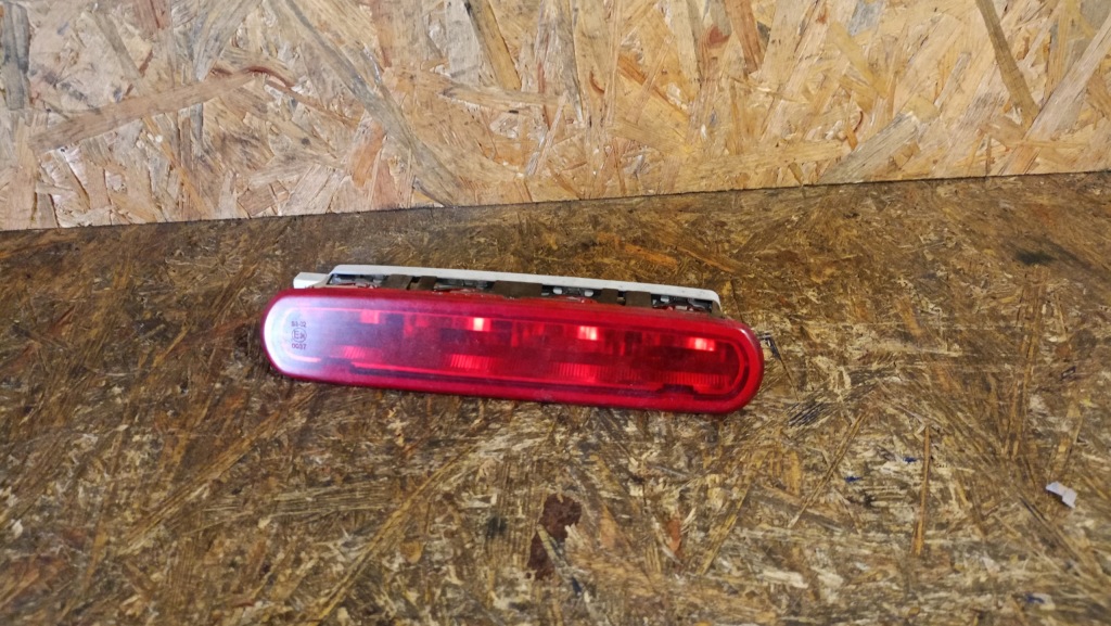 Купити Opel combo d 1300cm3 2014 третій світло стоп вантажний