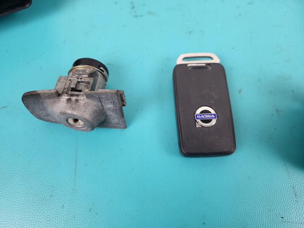 фото №9, Volvo v40 ii d3 14r 2.0 d бортовой компьютер набор стартовый ключ