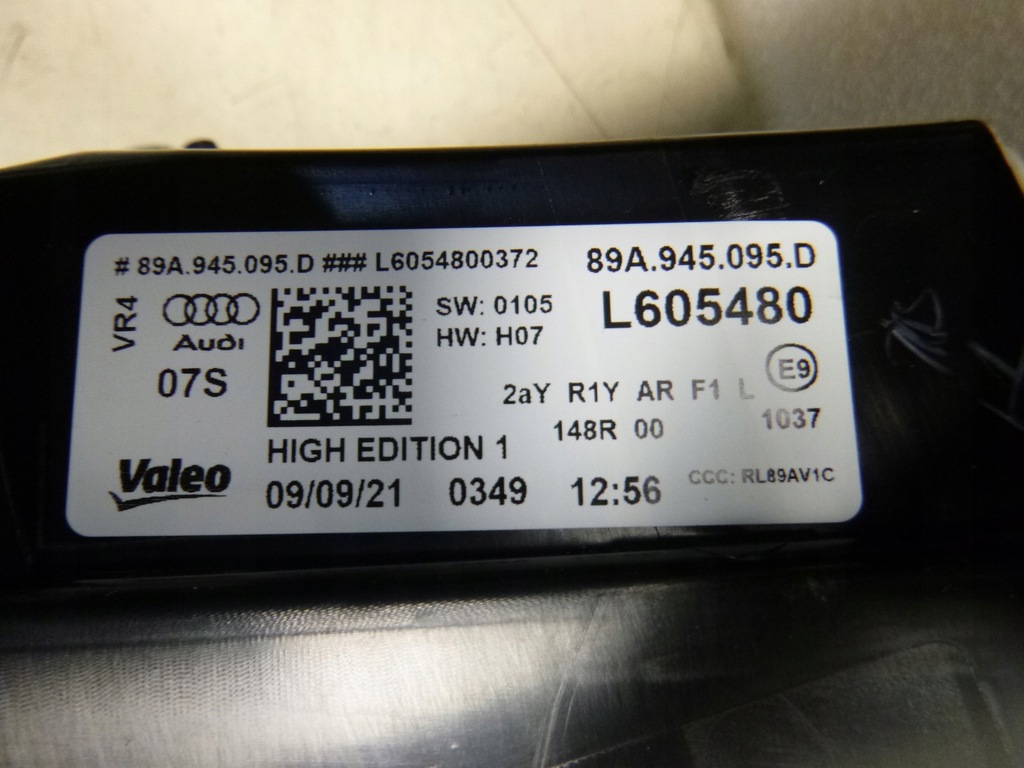 фото №15, Audi q4 e-tron накладка лампа средняя задняя задняя high новый оригинал