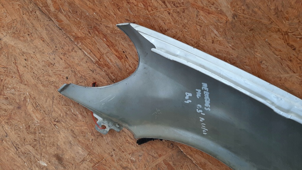 Крила правий перед mercedes ml w163 рестайлінг  2003 zdrowy в Україні