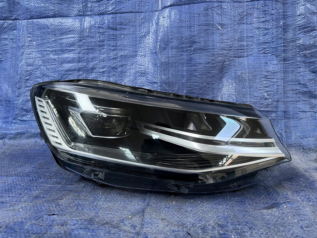 фото №1, Vw caddy v 2k8 20- правая лампа full led