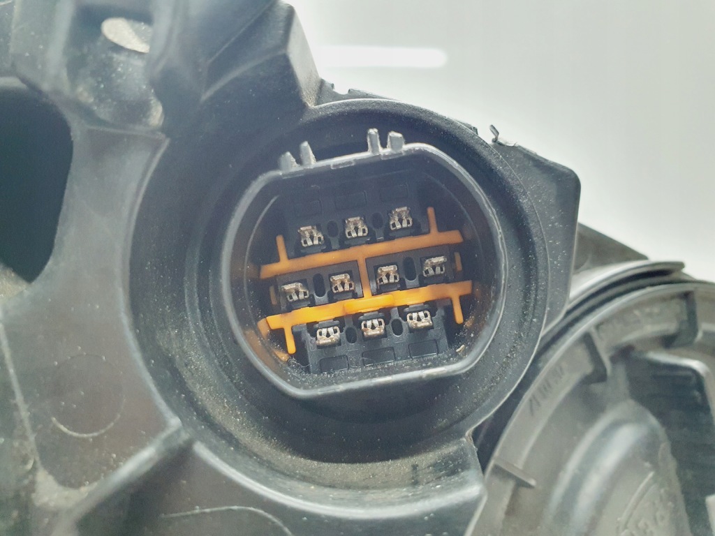 Hyundai i40 11r+ фара перед правый  левая обычная h7+ led европа Недорого