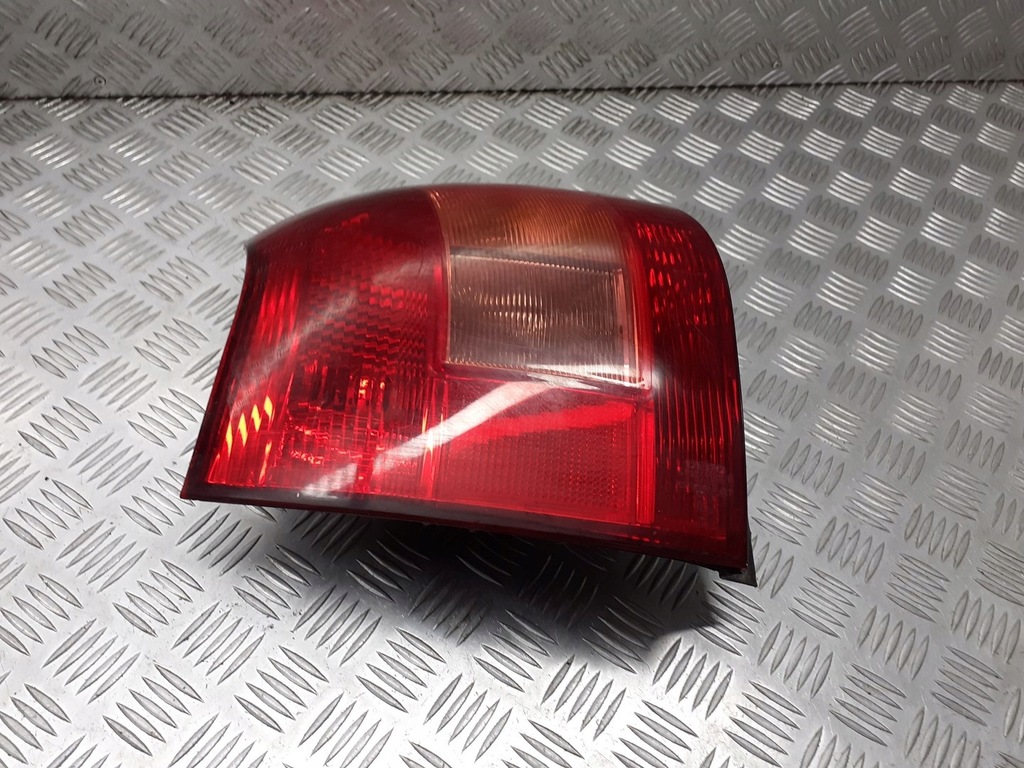 фото №1, Лампа левый задняя toyota corolla e12 hb