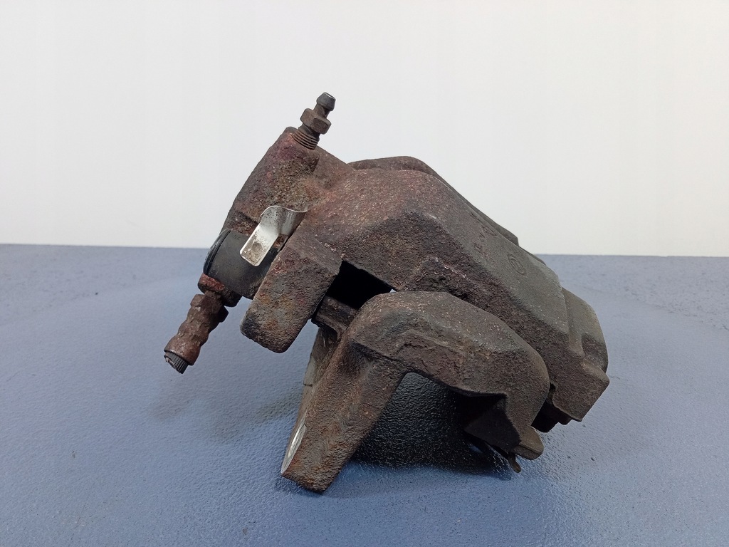 фото №4, Alfa romeo 159 1.9 jtd суппорт перед правый