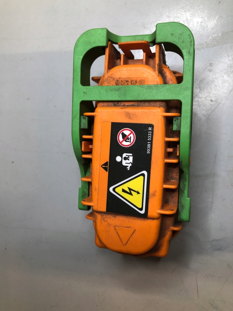 Купити Renault austral 1.2 e-tech запобіжник акумулятора