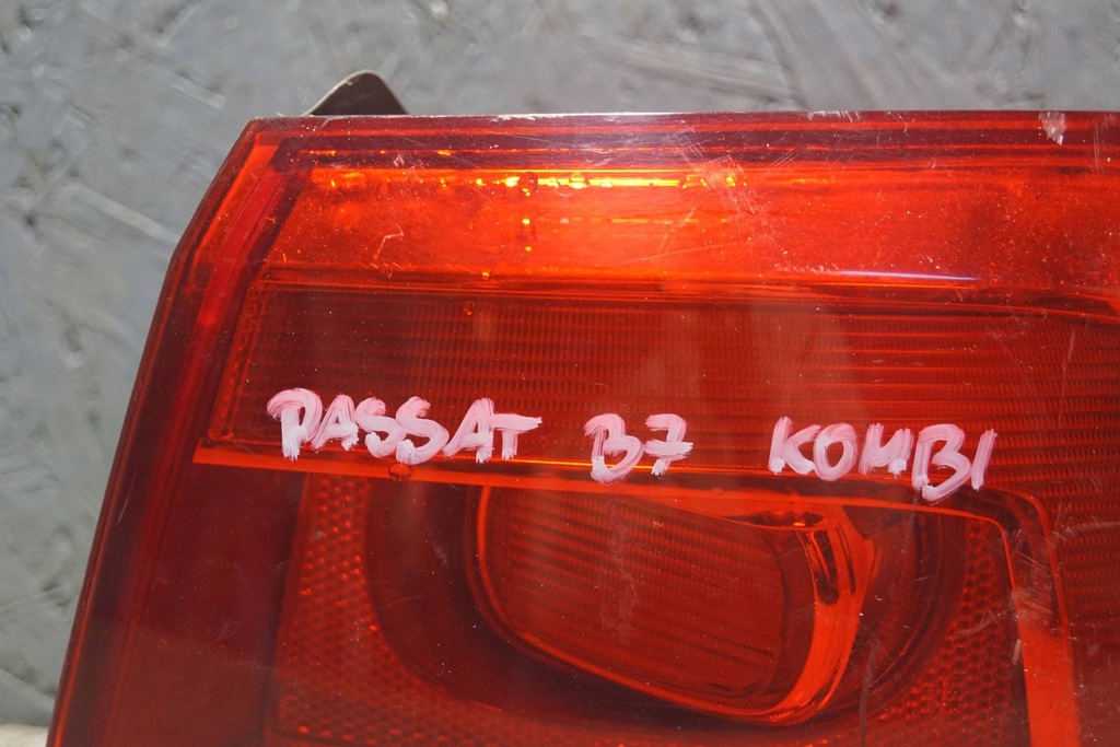 фото №8, Vw passat b7 kombi лампа правий задня s2087