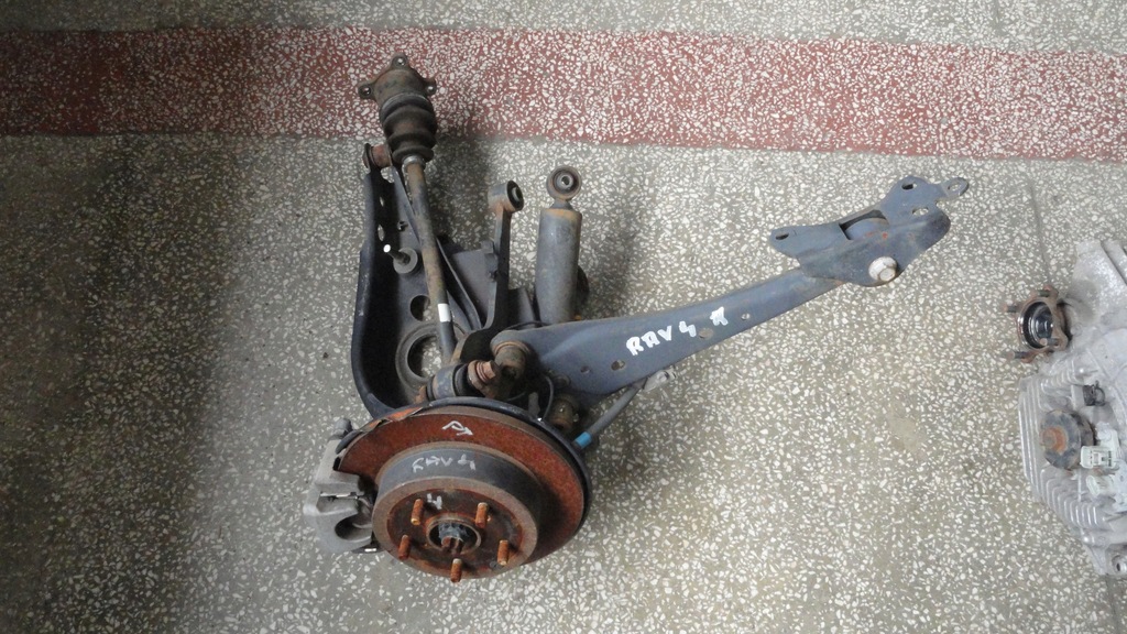 фото №1, Поворотный кулак задняя правая rav4 iv