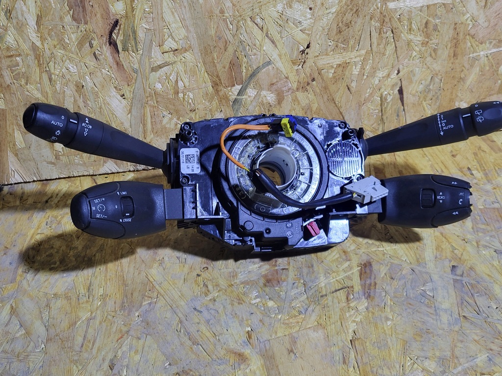 фото №1, Перемикач комбінований peugeot 2008 i 98081769zd