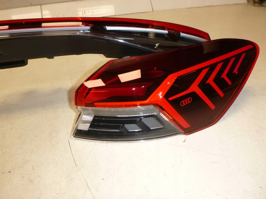 фото №8, Audi q4 e-tron комплект лампа лампа правая левая накладка задняя задняя low новый kpl