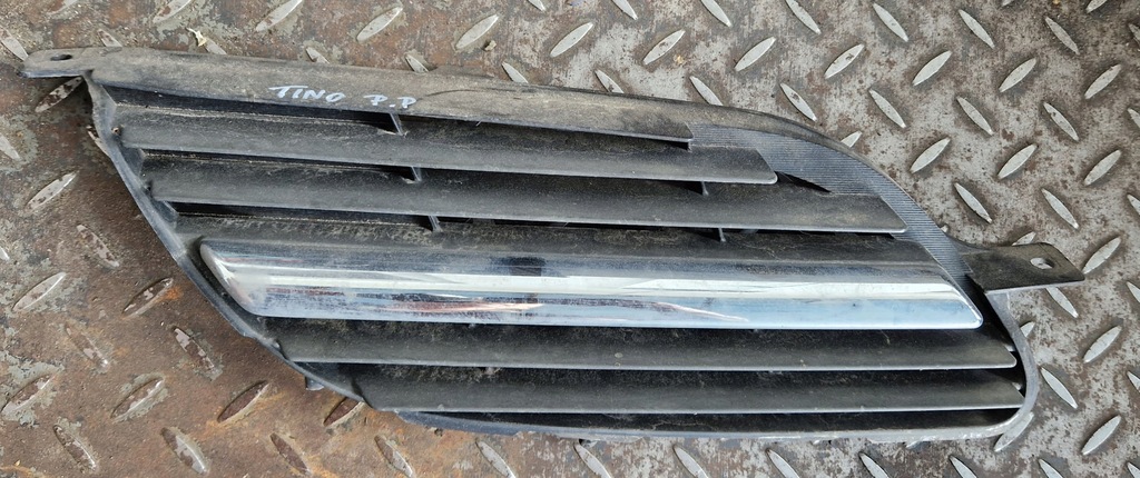 фото №1, Решётка радиатора правая nissan almera tino