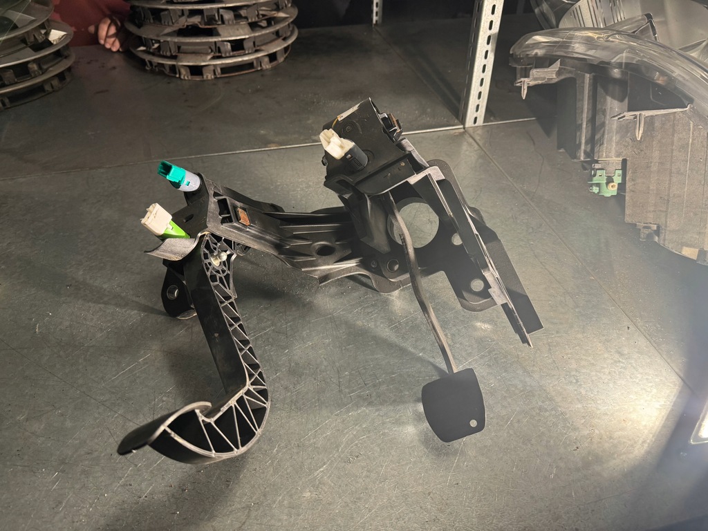 фото №10, Renault master iii iv movano b c nv400 потенціометр педаль газу 180101626r