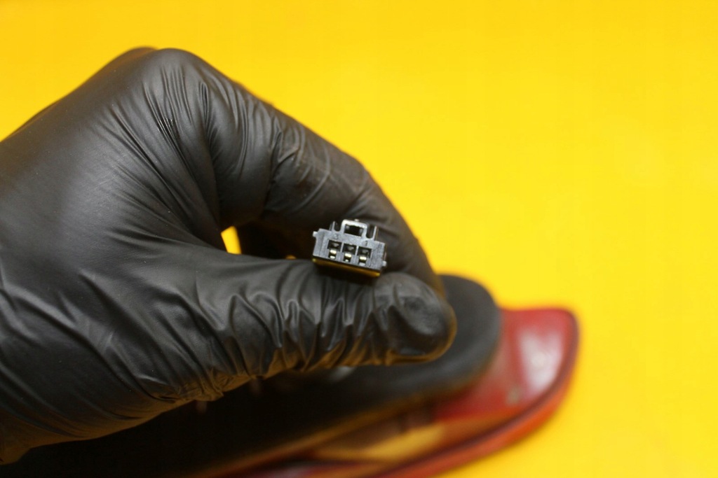 фото №7, Лампа левый задняя крышки peugeot 607