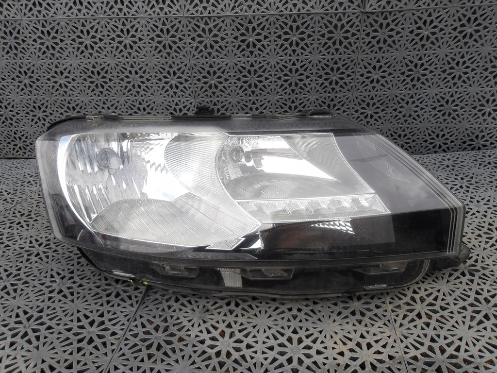 фото №1, Лампа передня права skoda rapid