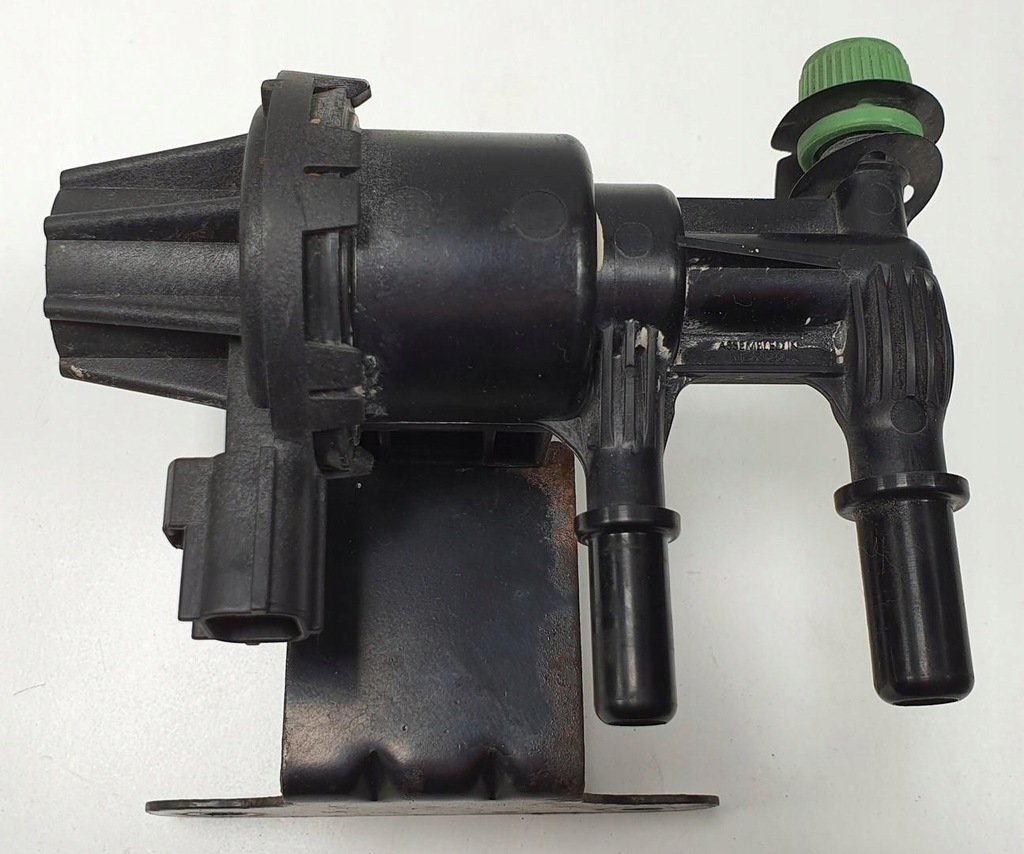 фото №1, Клапан вакуумa aston rapide 4l24-9g641-bb