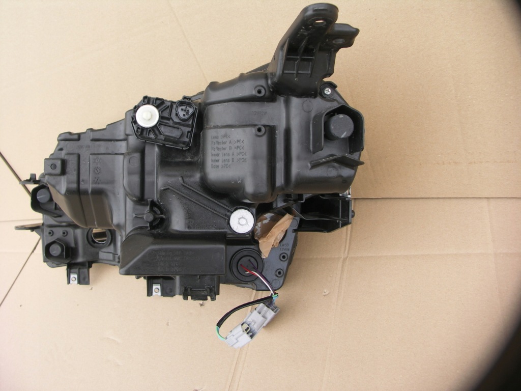 Suzuki vitara 3 рестайлинг  18 -- фара передняя правый  niebieski led cała европа Киев