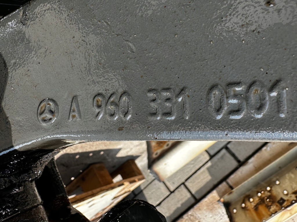 Балка вісь  передня поворотний кулак actros mp 4 low кришка Київ