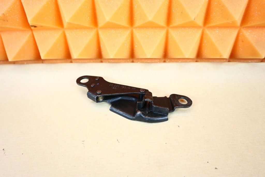 фото №1, Mercedes slk r171 замок засувка дах a2307901477