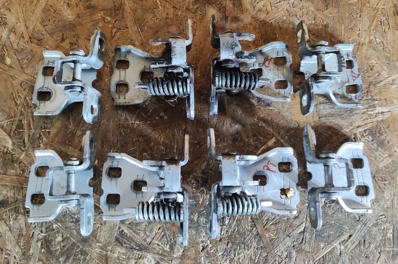 фото №1, Петли дверь левый задняя jeep grand cherokee wk