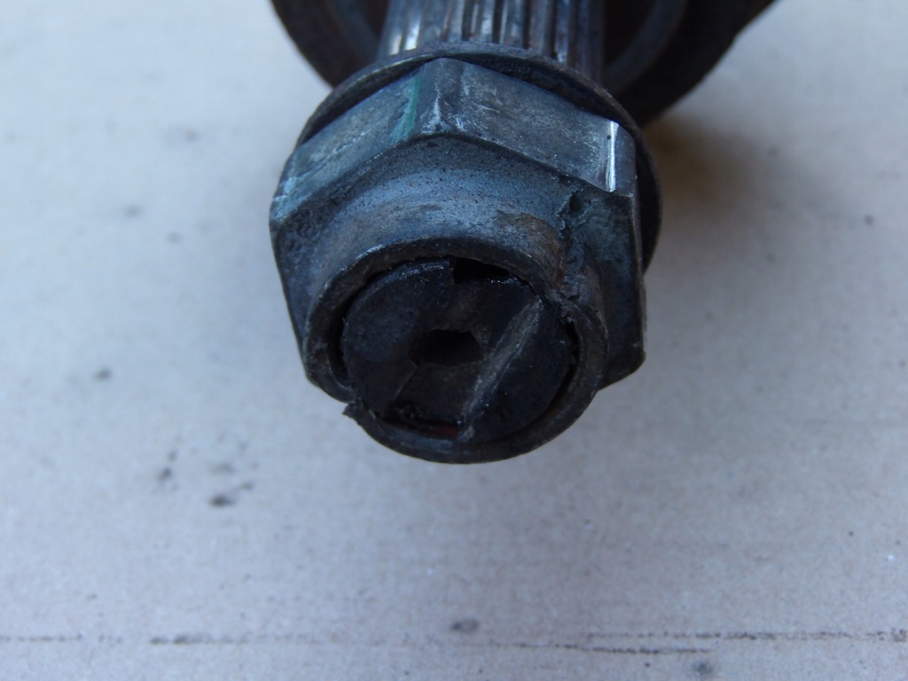 Привідний вал ліва alfa romeo 147 2,0 benz Доставка