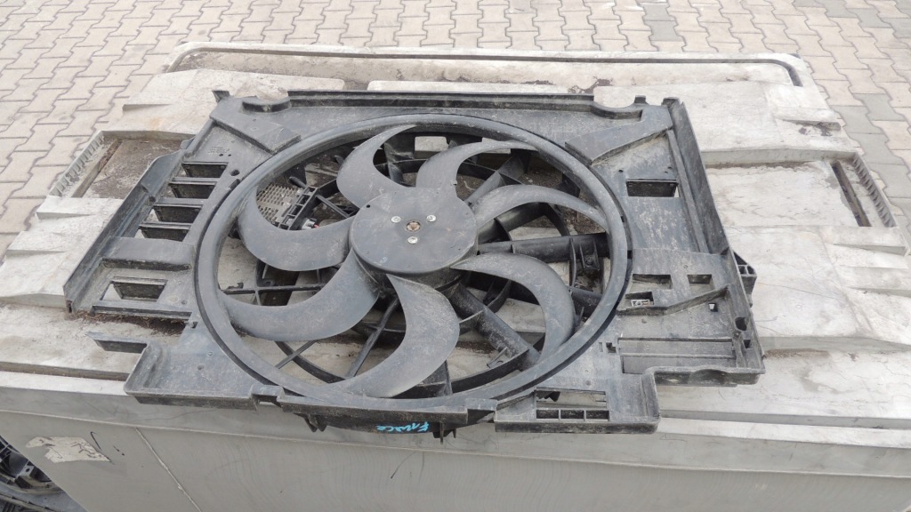 Вентилятор радіатора jaguar f pace Недорого