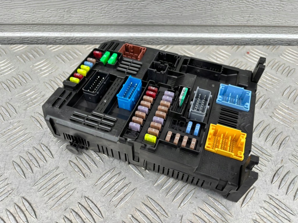 фото №1, Peugeot 2008 ii модуль bsi 1.5 bhdi 9832880280