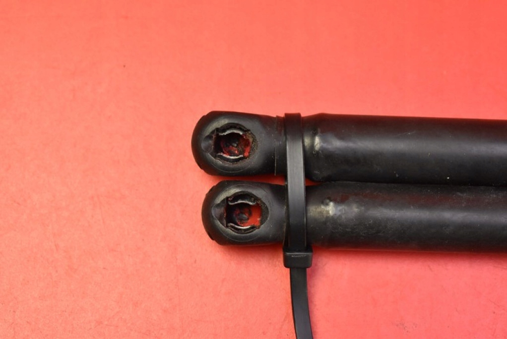 фото №8, Привод амортизаторы крышки 50515442 alfa romeo mito 08-18