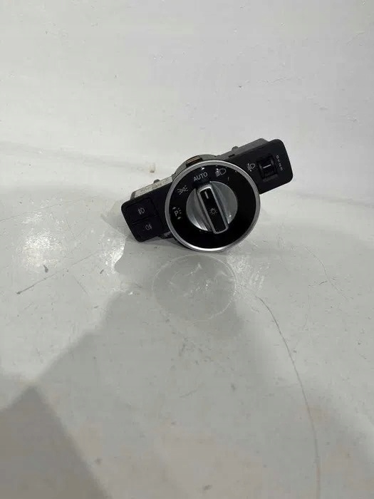 фото №1, Панель света mercedes c-klasa w204