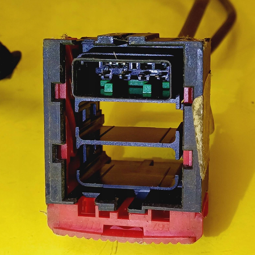 фото №7, Клипса натяжитель поперечина безопасности alfa romeo 159 sedan 184838960 nr259