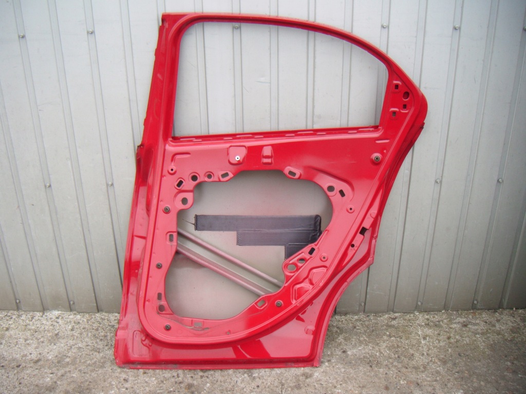 Купить Fiat 500x дверь правый  задняя