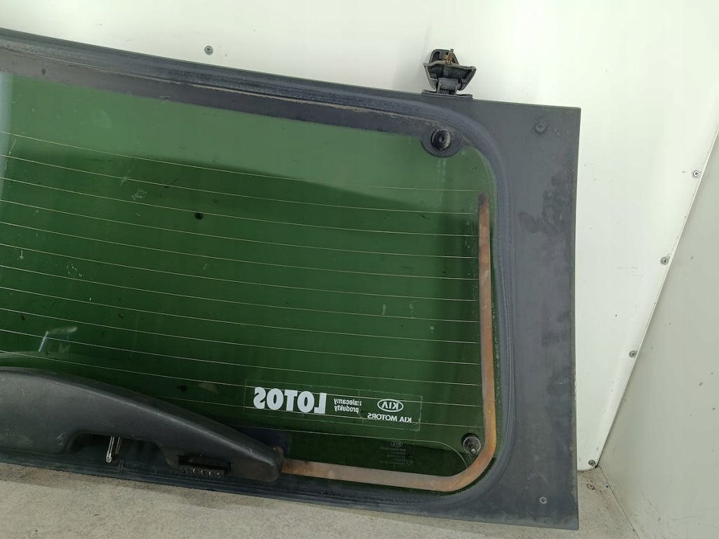 Стекло крышки багажника kia sportage 2 Недорого