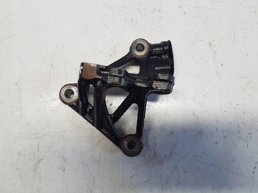 фото №1, Toyota yaris iv p21 кронштейн двигателя