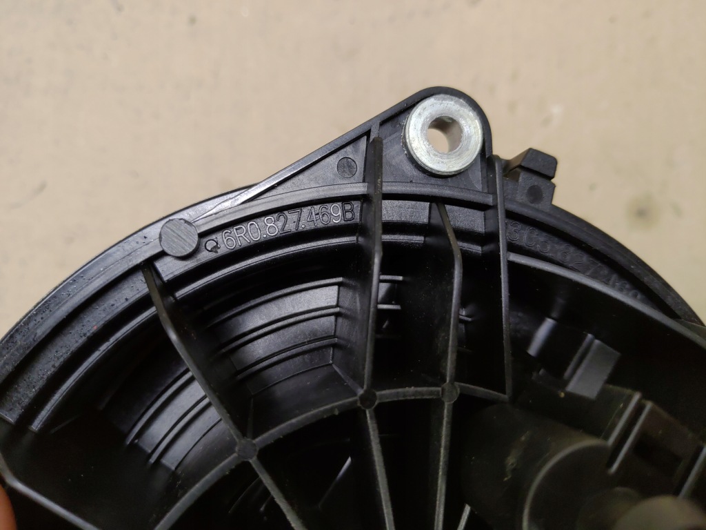 фото №9, Ручка крышки багажника vw golf vi 6 hb 5d