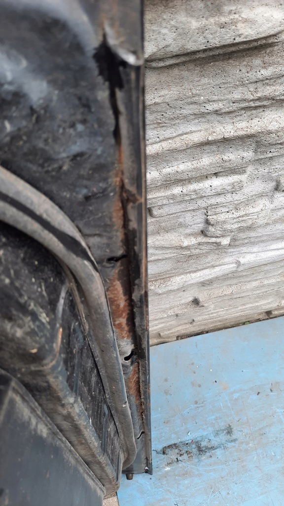 фото №12, Дверь перед левая toyota avensis t25 verso 04r