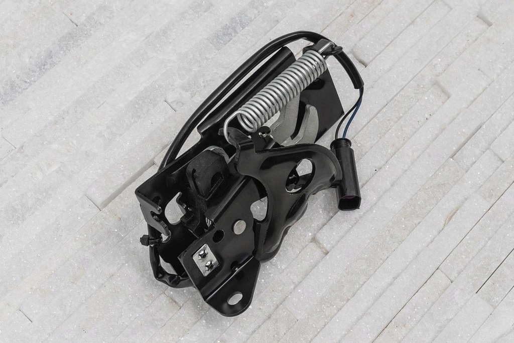 фото №8, Замок крышки двигателя 51237242548 bmw seria 2 f23