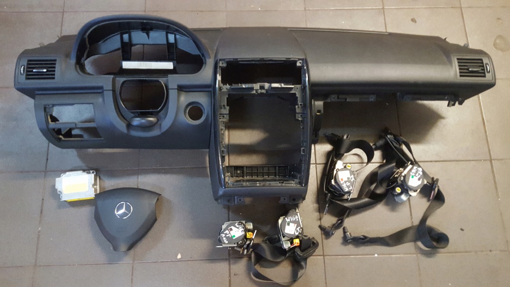 фото №1, Mercedes w169 3d a klasa приборная панель подушка ремни датчик
