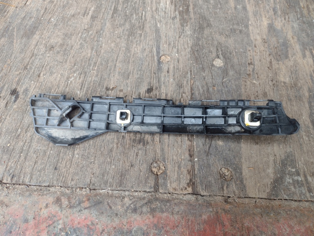 фото №5, Направляющая бампера правый задняя toyota yaris iii 2020