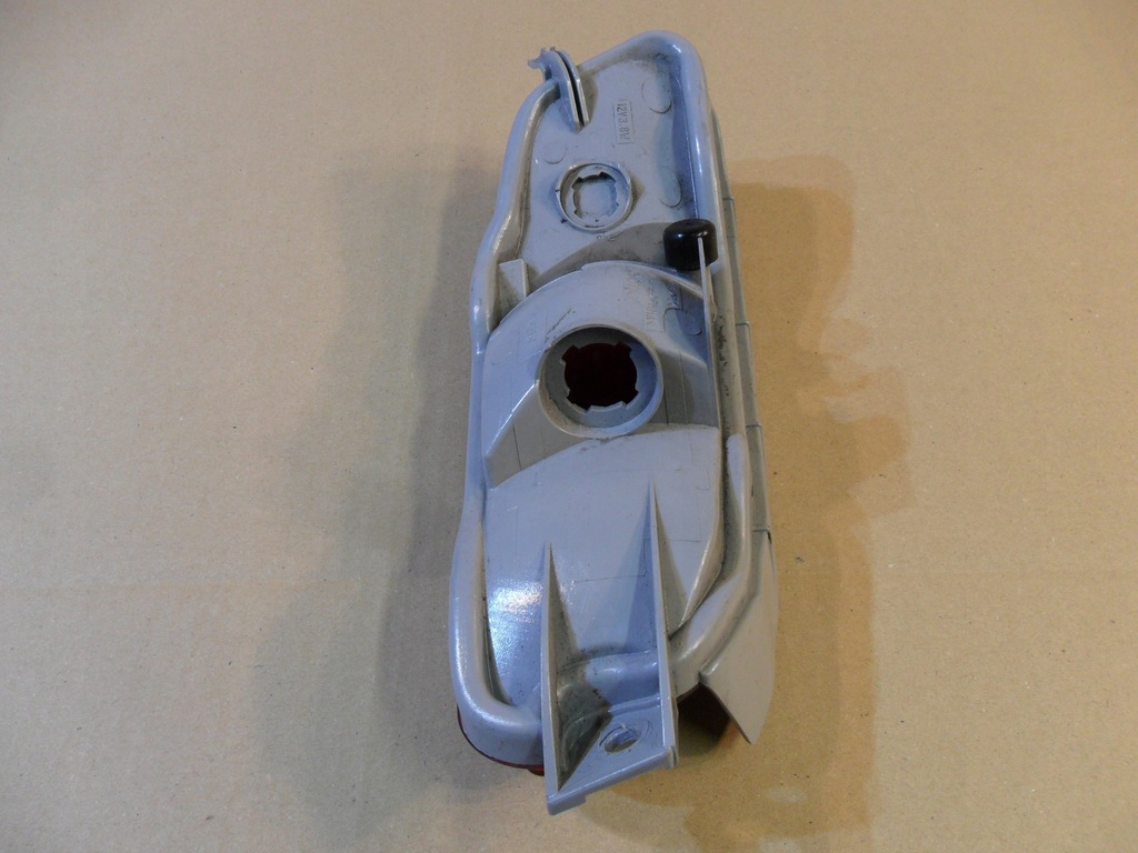 фото №8, Лампа задня права toyota yaris verso 2001-2004