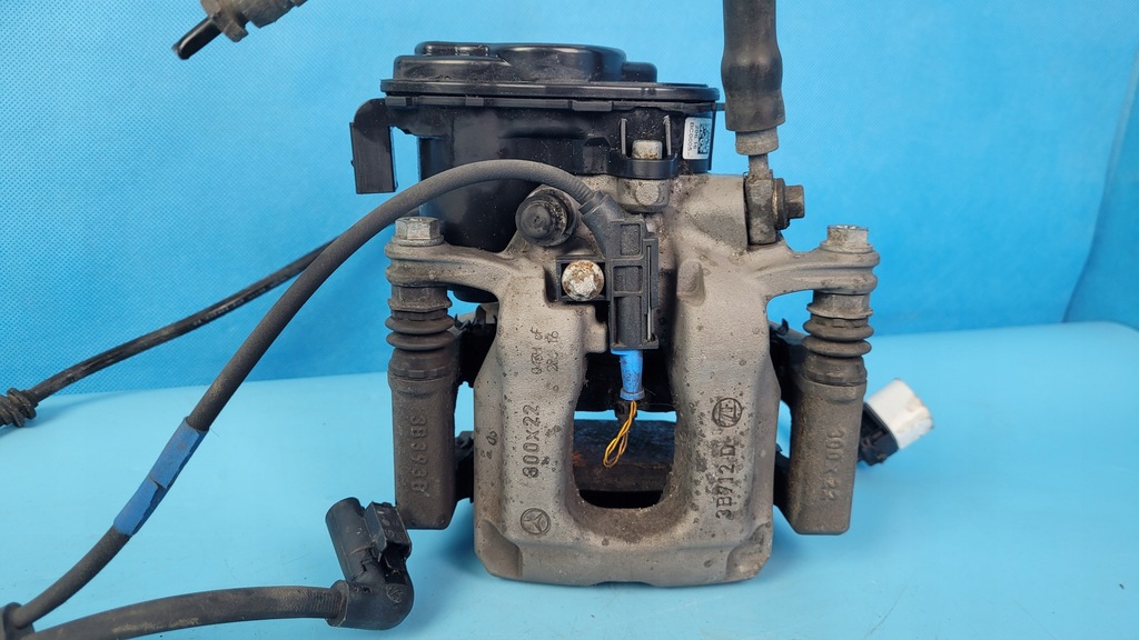 фото №7, Mercedes w206 c220 21r тормозной правый задняя 300x22