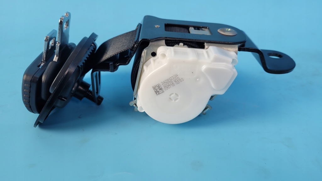 Bmw f39 ремінь безпеки задній середній 7441685 Недорого