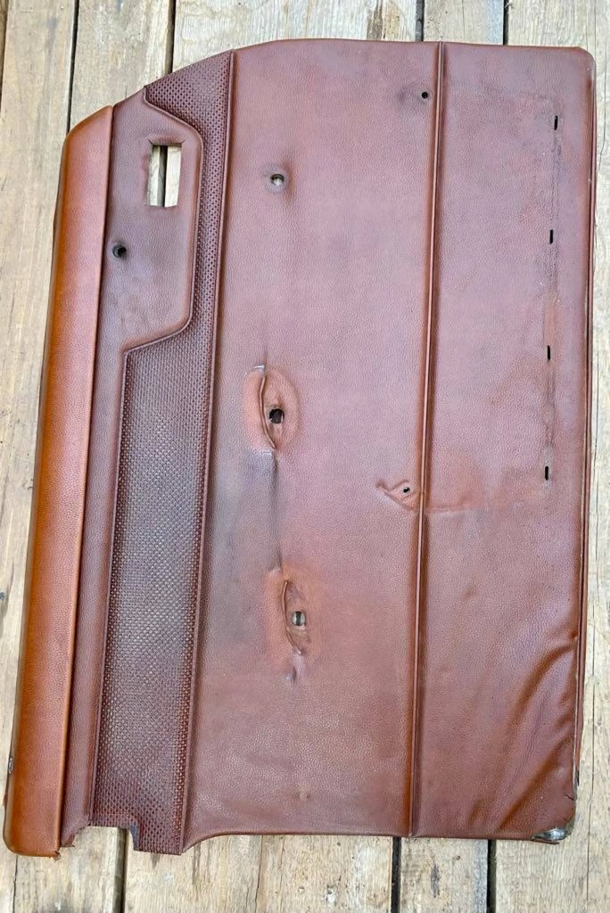 Купить Mercedes-benz w115 1973 обшивки дверь комплект . коричневые