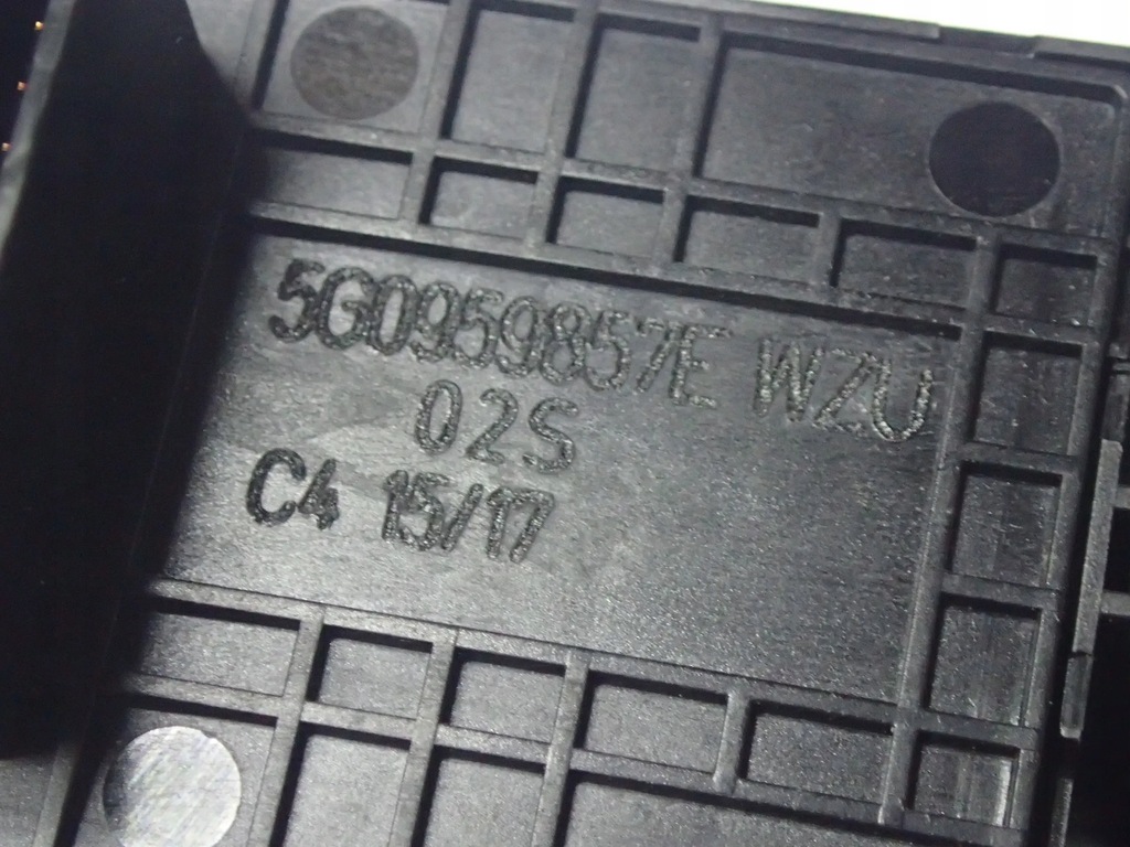 фото №10, Vw t-roc панель кнопки открывания стекло i reg. зеркал 5g0959857e