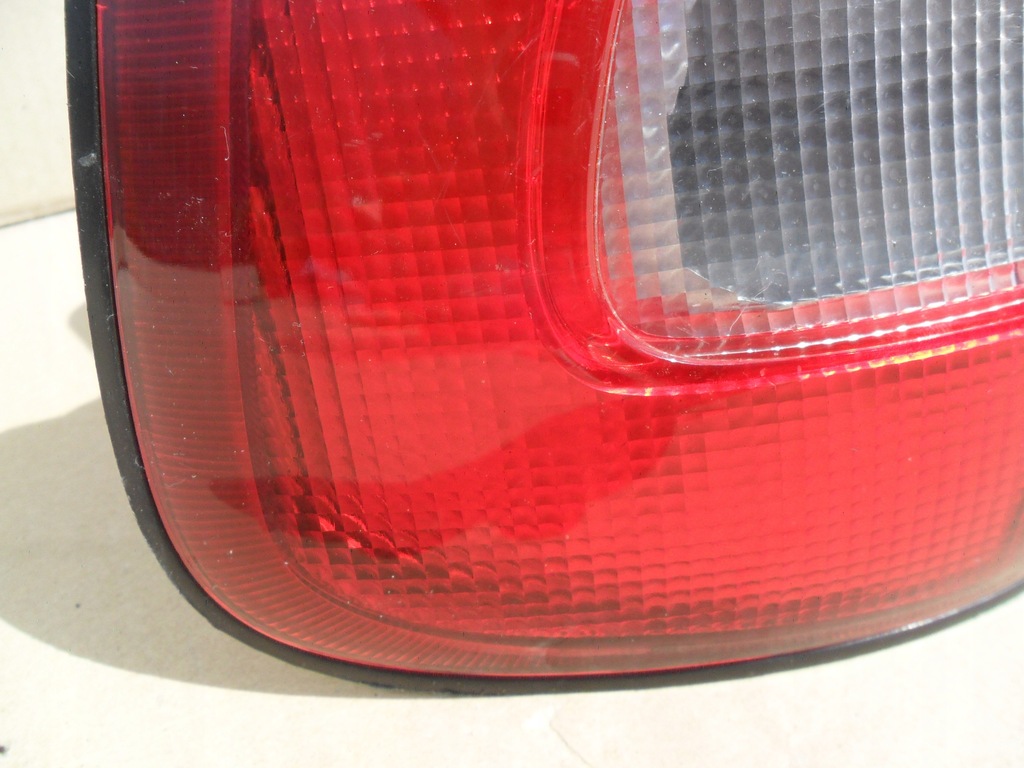 фото №6, Suzuki baleno combi 2000-2002 лампа задня права