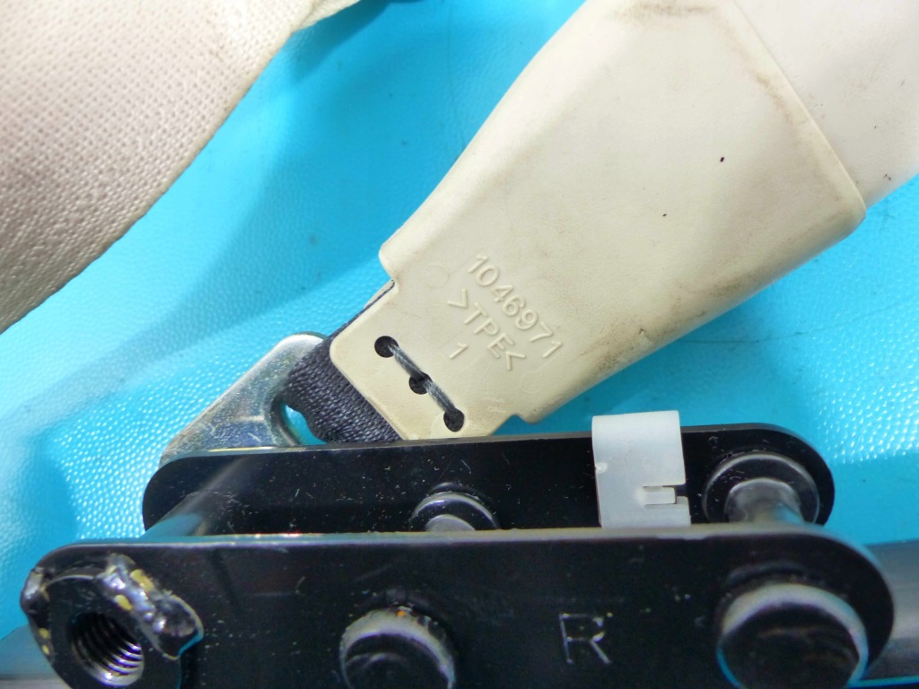 Замок поперечина правий задня lexus ls iv ls600h 06-12 Оригінал