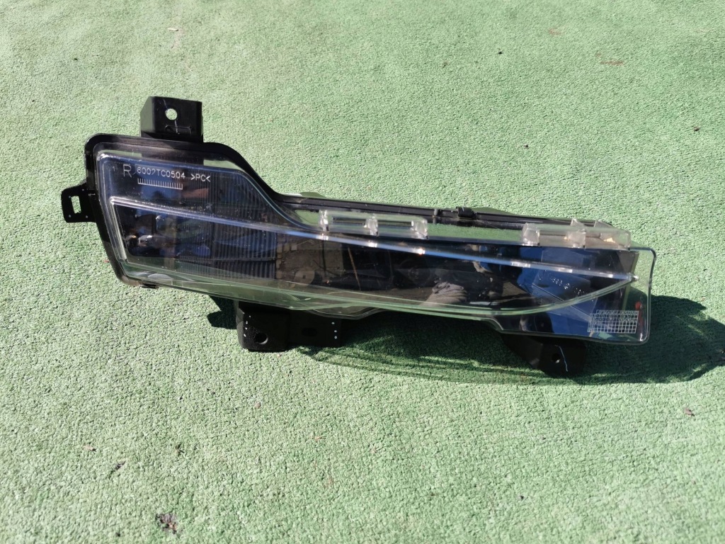 Купить Tesla model 3 17- противотуманная фара правый перед передний 1077396-00-c
