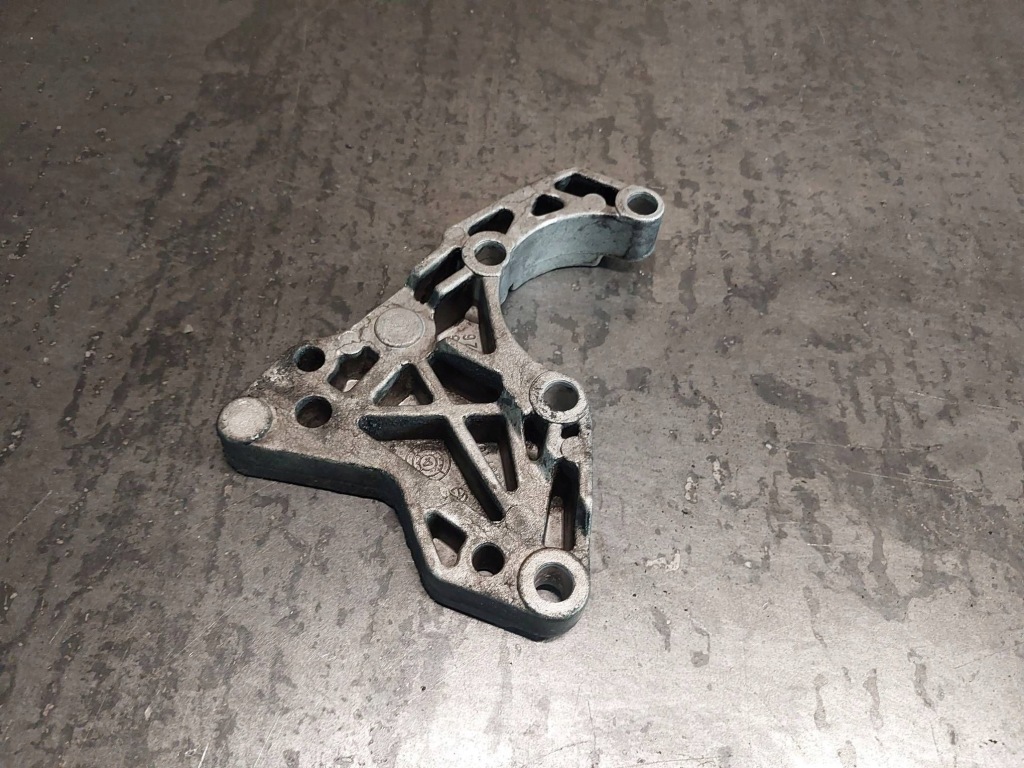 Купить Кронштейн насоса усилителя bmw 3 e46 320d m47d20 204d4 150km 2247556