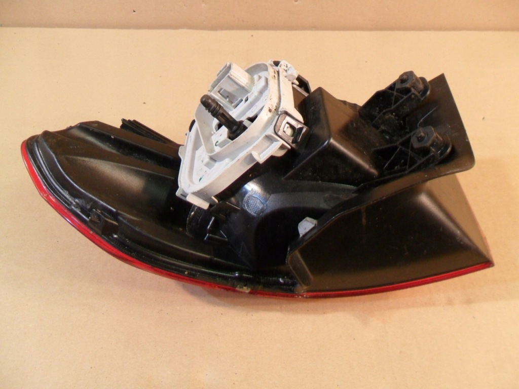 Лампа задняя задняя левая vw touran 15- 5ta945095a с Разборки