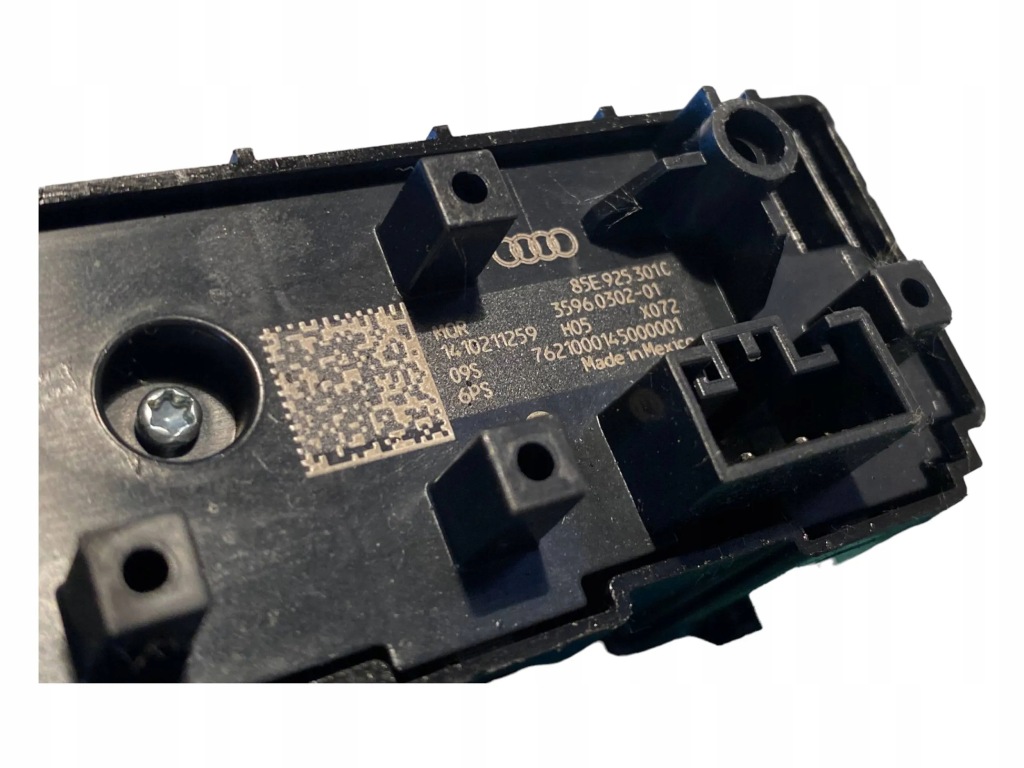 фото №1, 85e925301c audi q3 f3 панель кнопок